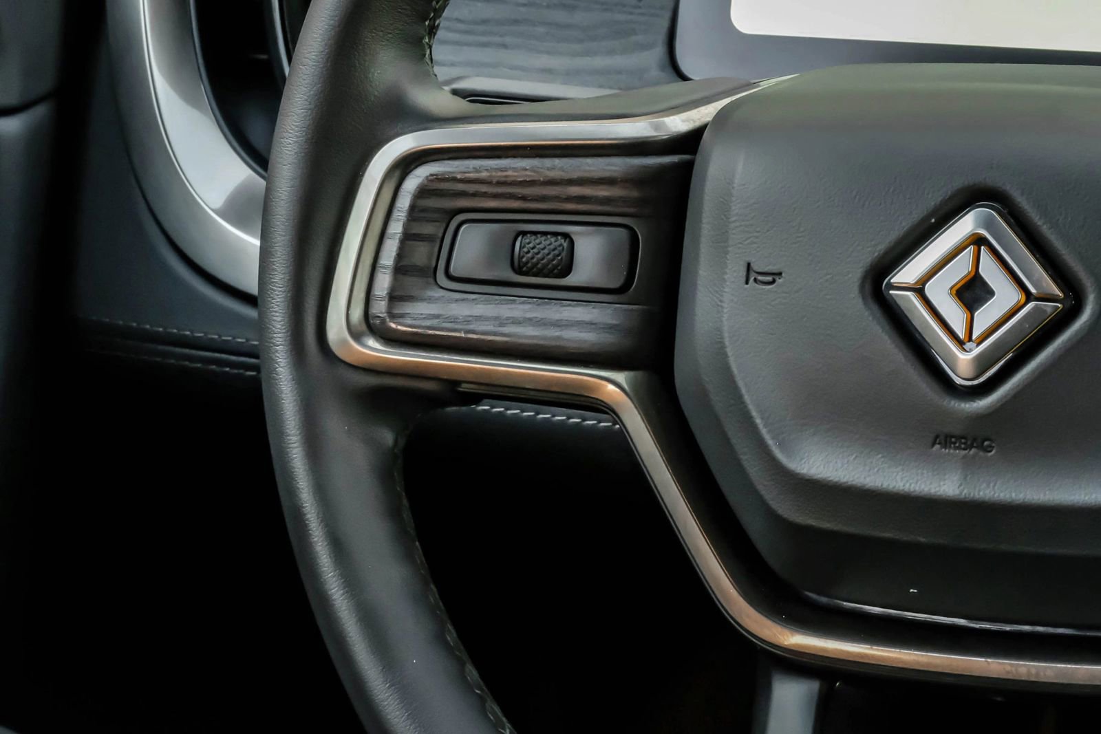 Used 2024 Rivian R1S Adventure image 27