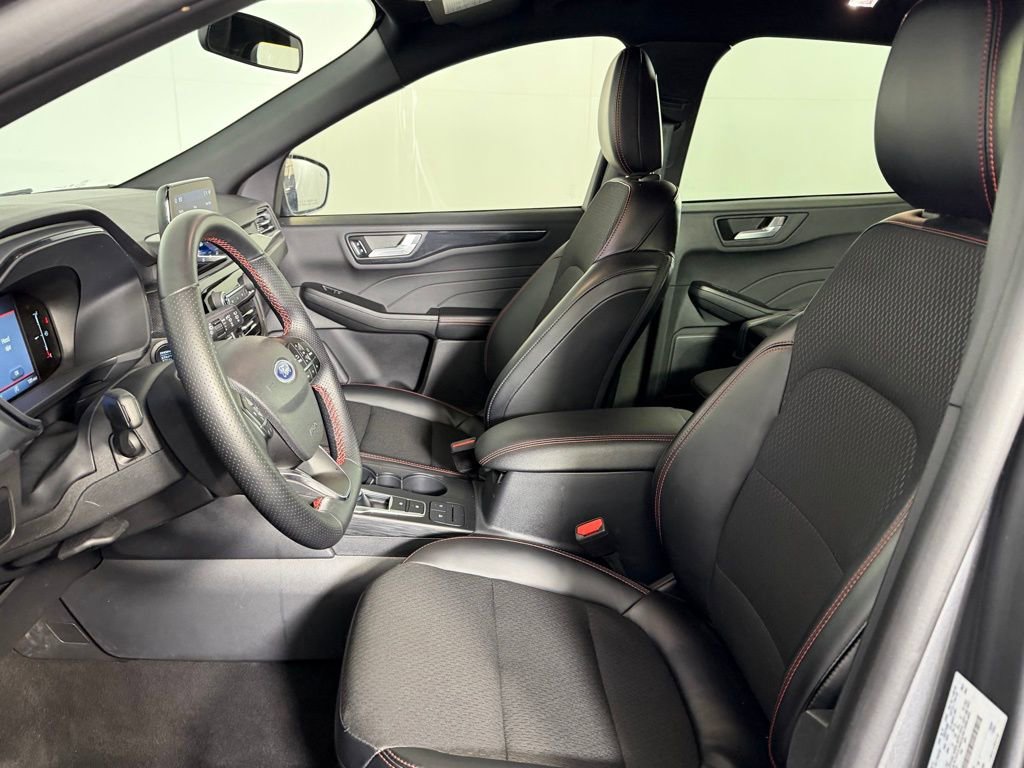Used 2025 Ford Escape ST-Line image 20