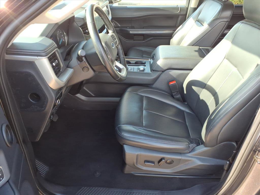 Used 2024 Ford Expedition XLT image 4