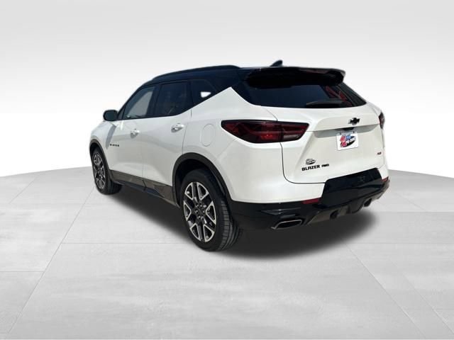 Certified 2023 Chevrolet Blazer RS w/ Driver Confidence II Package image 3