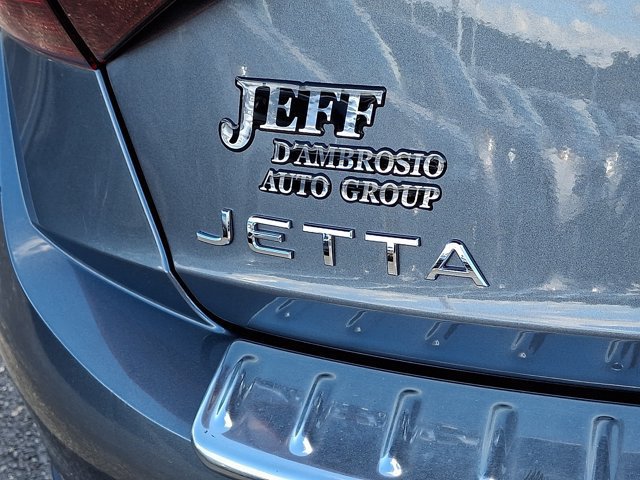 Certified 2023 Volkswagen Jetta SE w/ Panoramic Sunroof Package FWD image 36