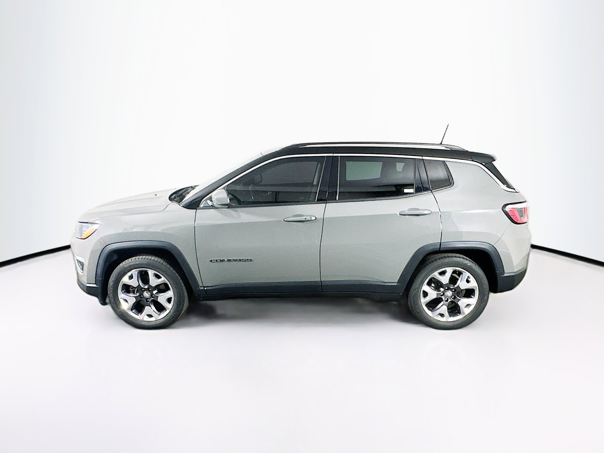 Used 2020 Jeep Compass Limited FWD image 4