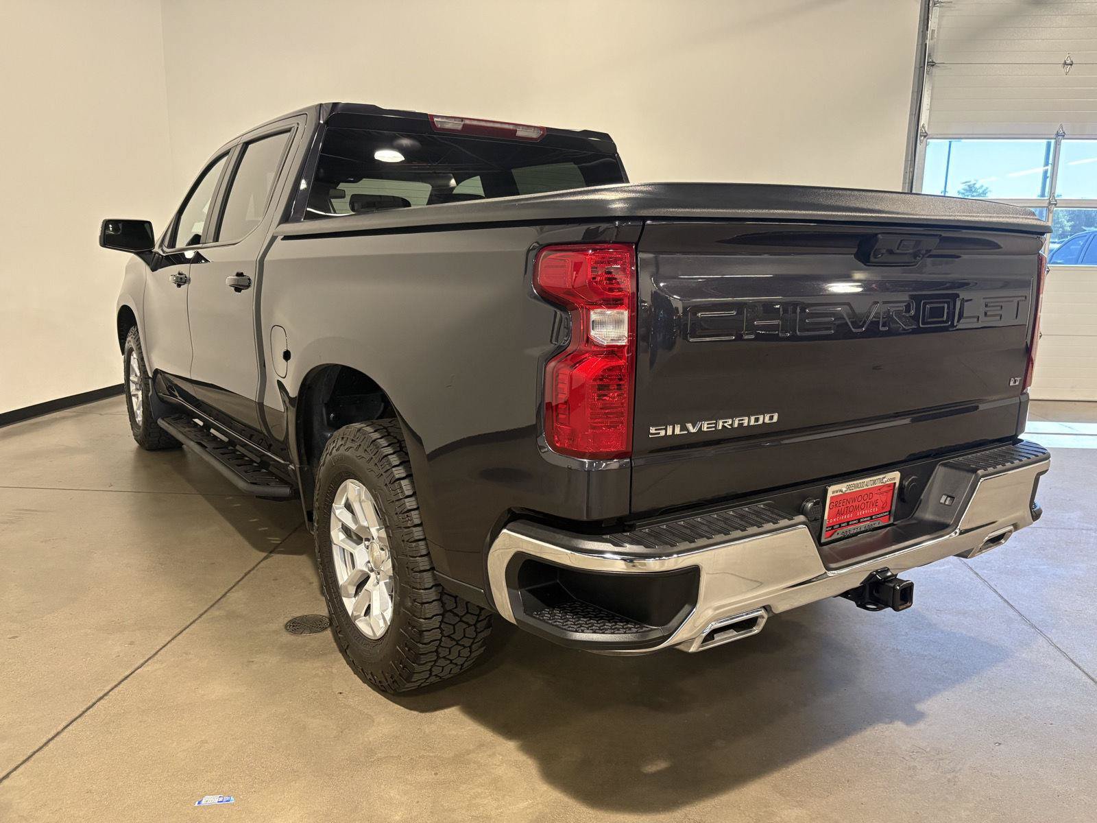Used 2023 Chevrolet Silverado 1500 LT w/ Z71 Off-Road Package AWD/4WD image 5