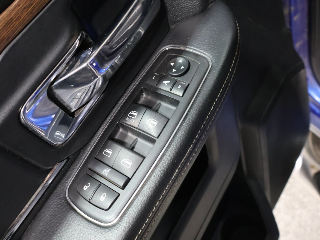 Used 2015 RAM 1500 Laramie w/ Convenience Group AWD/4WD image 17
