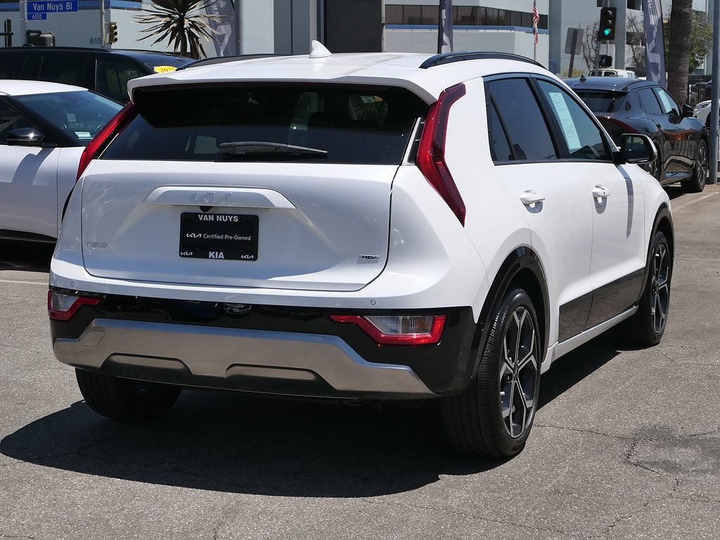 Used 2024 Kia Niro EX Touring FWD image 3
