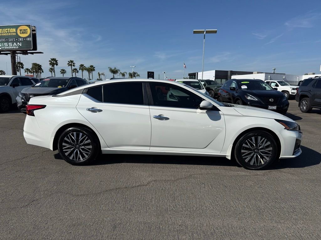 Certified 2024 Nissan Altima 2.5 SV w/ SV Premium Package image 7