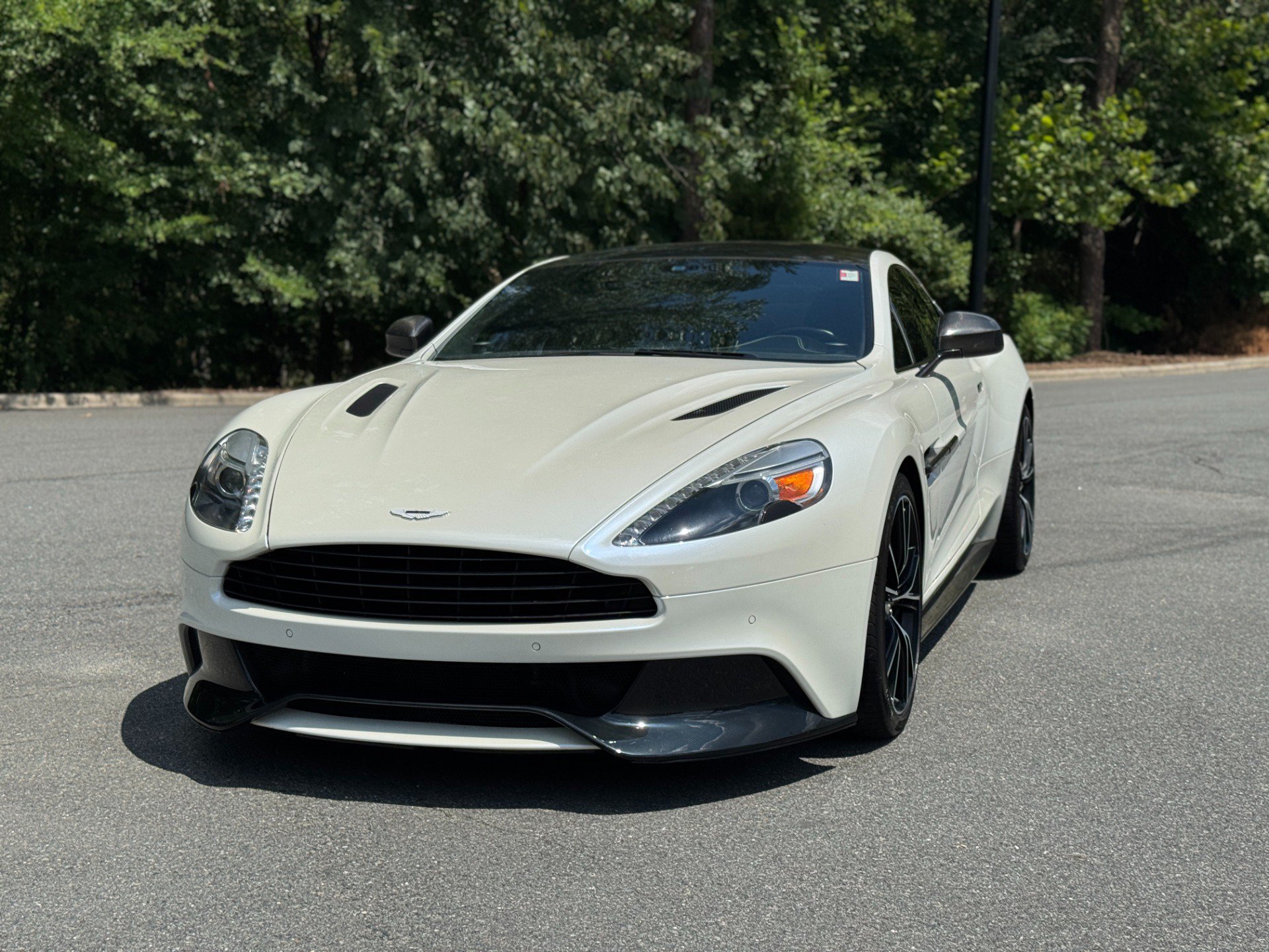 Used 2014 Aston Martin Vanquish Coupe RWD image 3