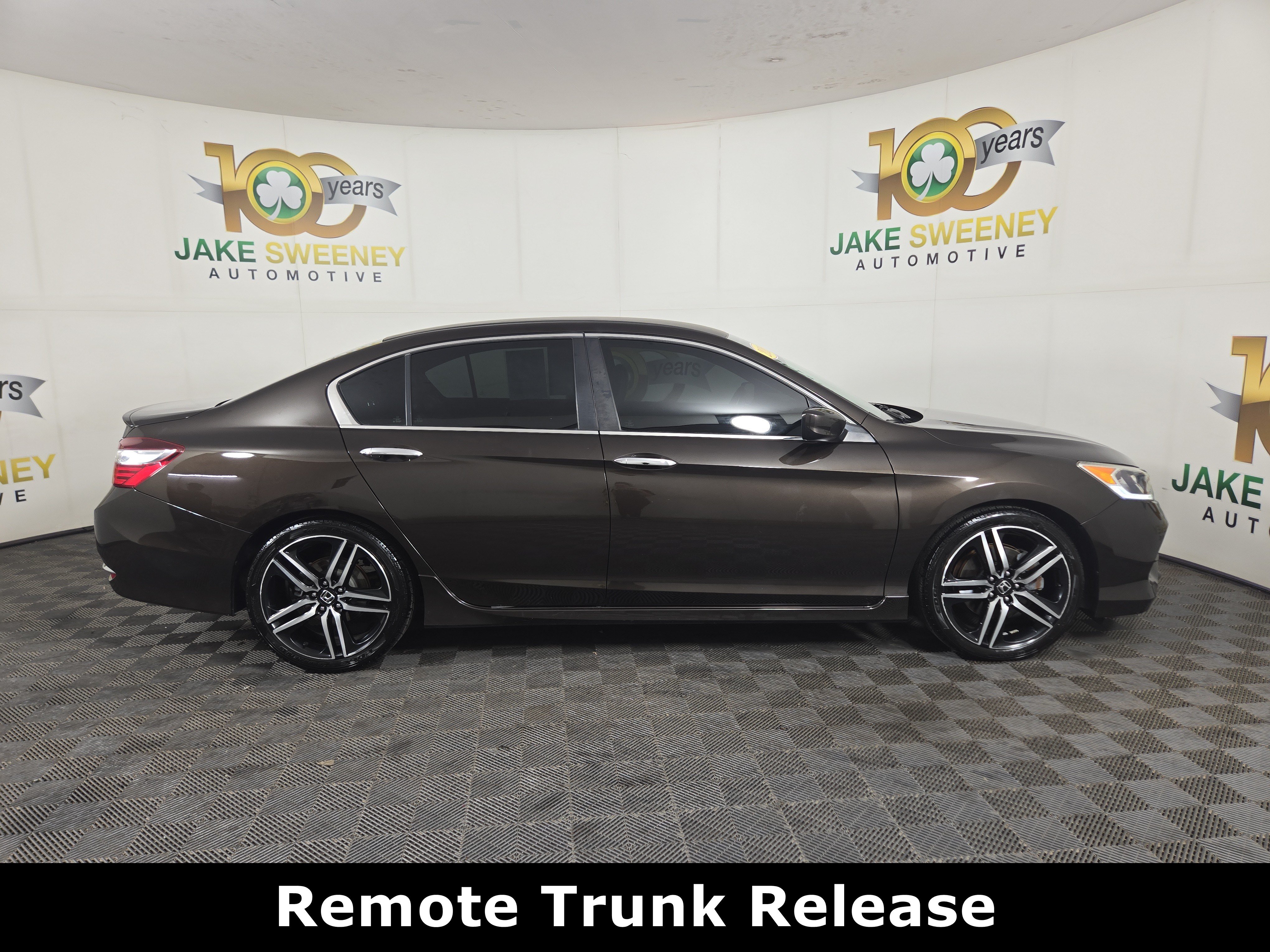 Used 2016 Honda Accord Sport image 11