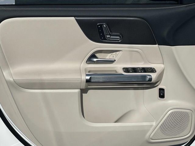 Used 2023 Mercedes-Benz EQB 300 300 image 22