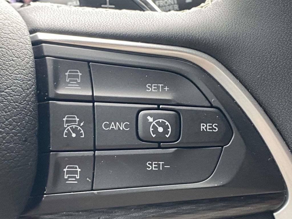 Used 2023 Jeep Grand Cherokee Altitude AWD/4WD image 60