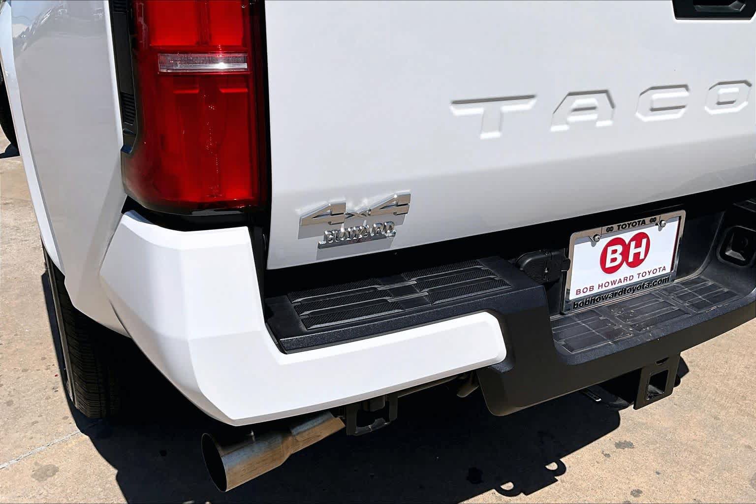 Used 2025 Toyota Tacoma SR5 AWD/4WD image 29