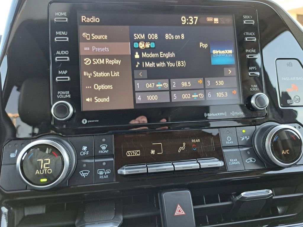 Used 2021 Toyota Highlander XLE image 10