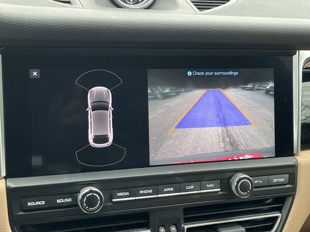 Used 2020 Porsche Macan Base image 23