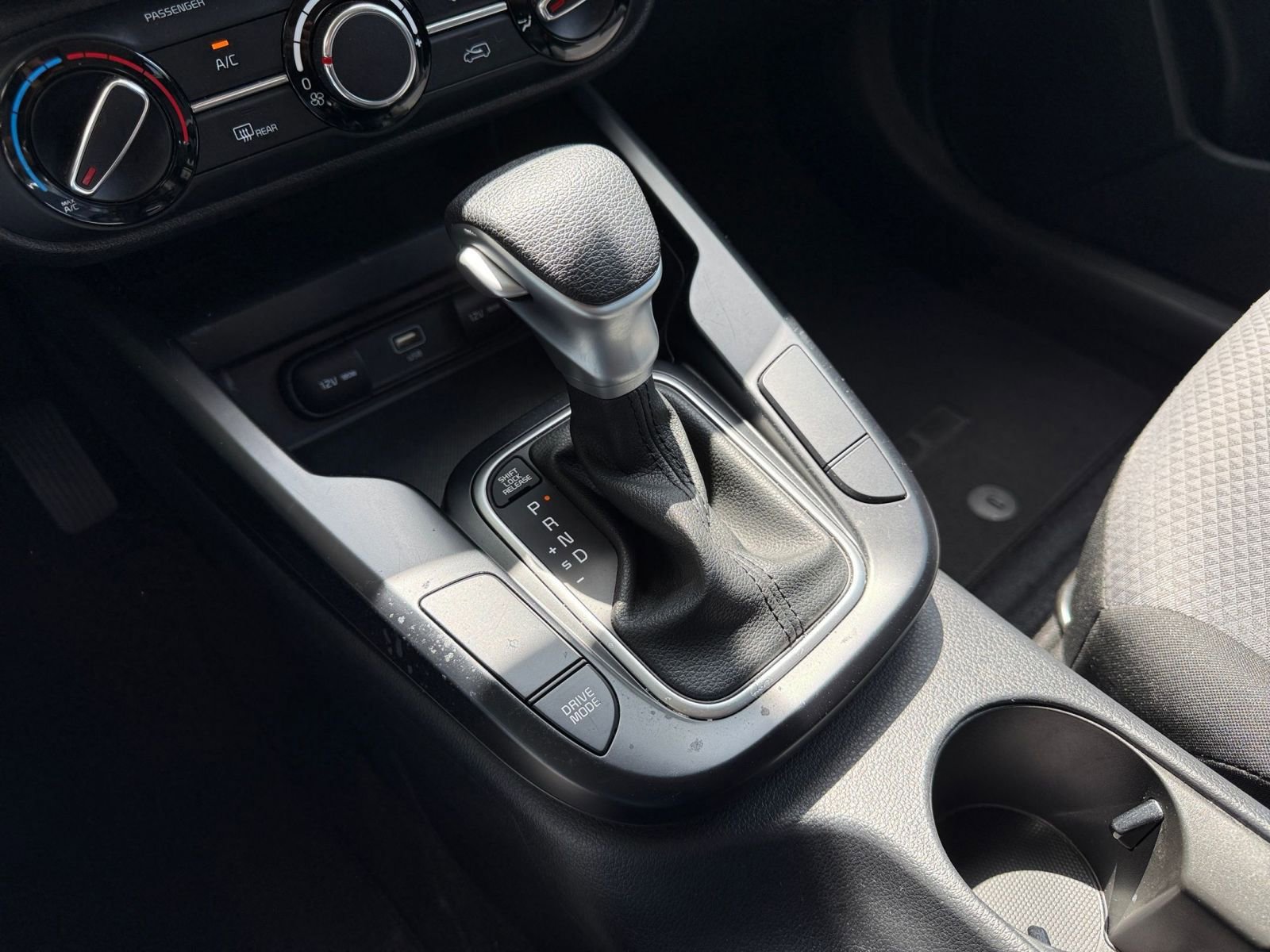 Used 2025 Kia Soul LX w/ LX Technology Package FWD image 41