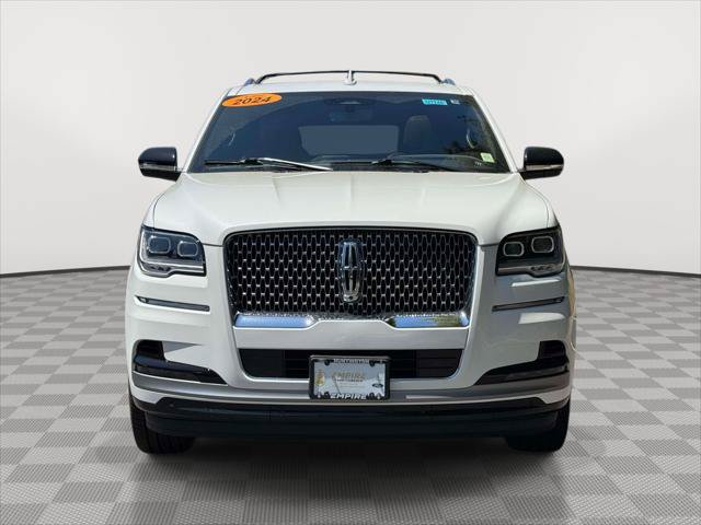 Certified 2024 Lincoln Navigator Reserve AWD/4WD image 2