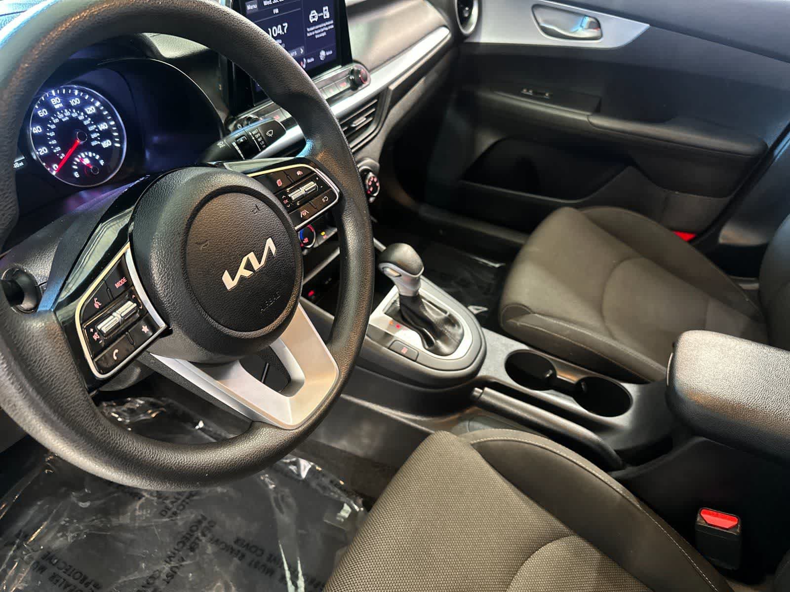 Used 2022 Kia Forte LXS w/ LXS Technology Package FWD image 12