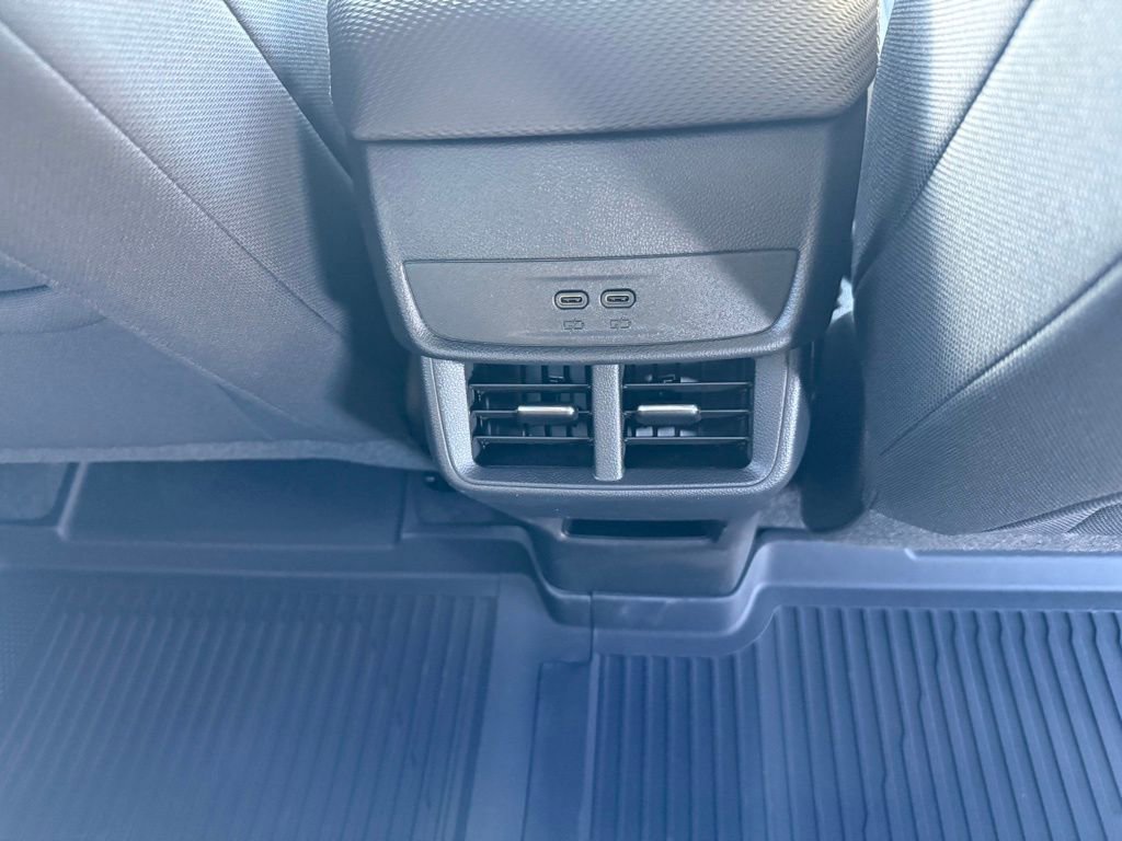 New 2026 Chevrolet Equinox LT FWD image 17