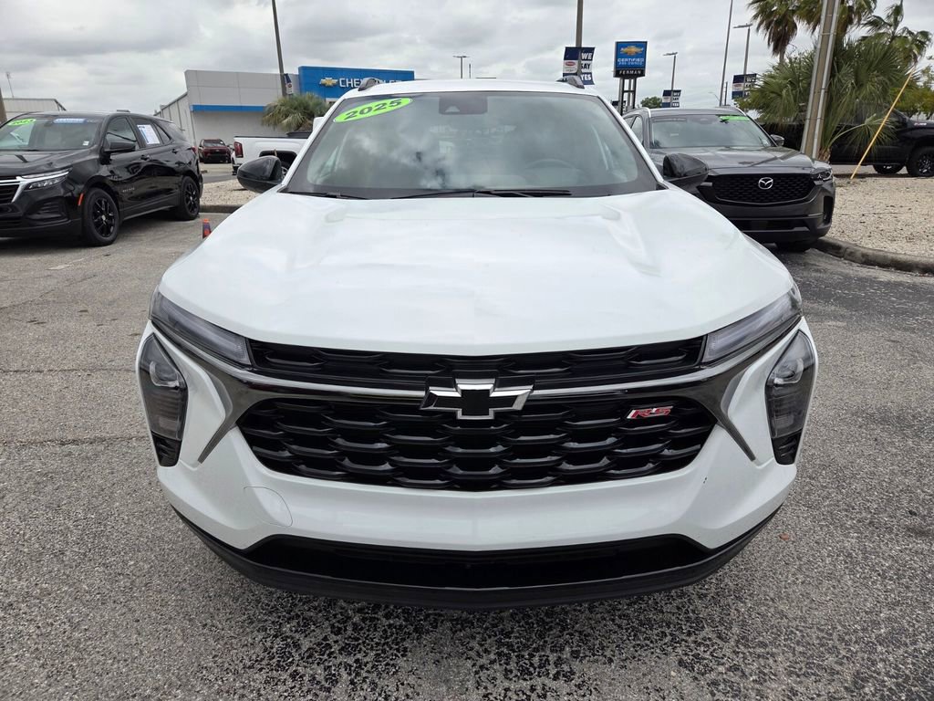 Certified 2025 Chevrolet Trax RS w/ Driver Confidence Package image 20