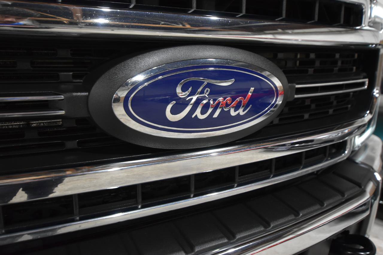 Used 2020 Ford F350 Lariat w/ Lariat Ultimate Package image 4