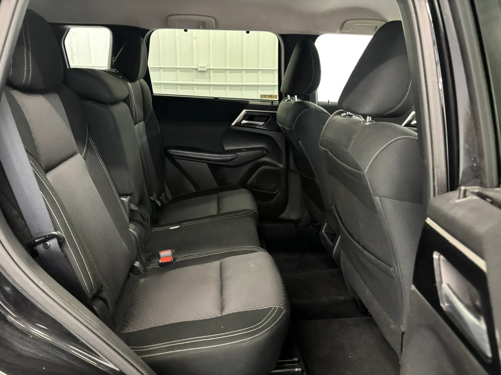 Used 2024 Mitsubishi Outlander ES AWD/4WD image 31