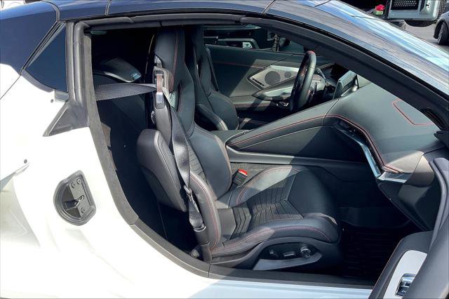 Used 2025 Chevrolet Corvette Stingray Premium Conv w/ Z51 Performance Package image 24