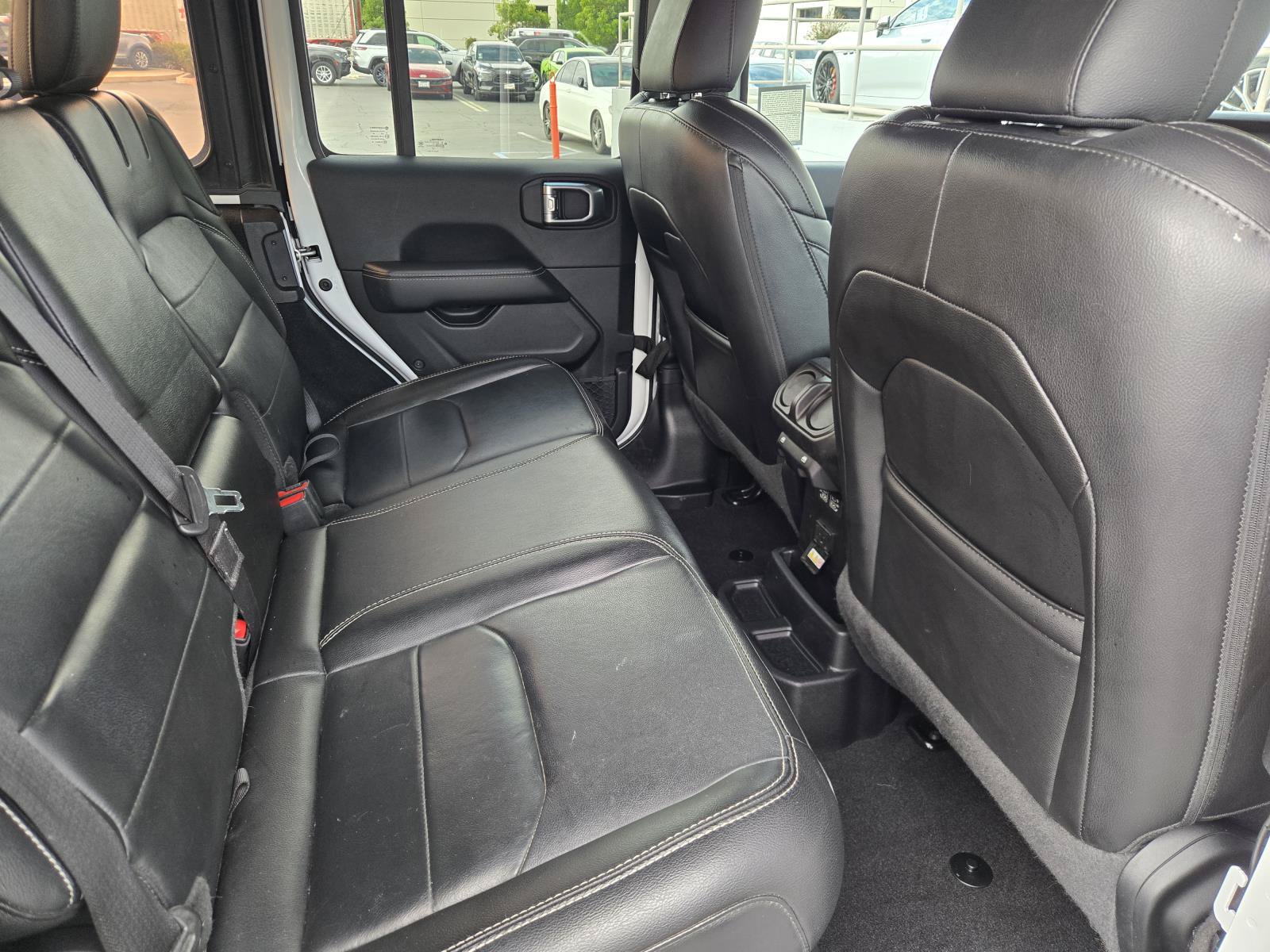 Used 2021 Jeep Wrangler Unlimited Sahara AWD/4WD image 32
