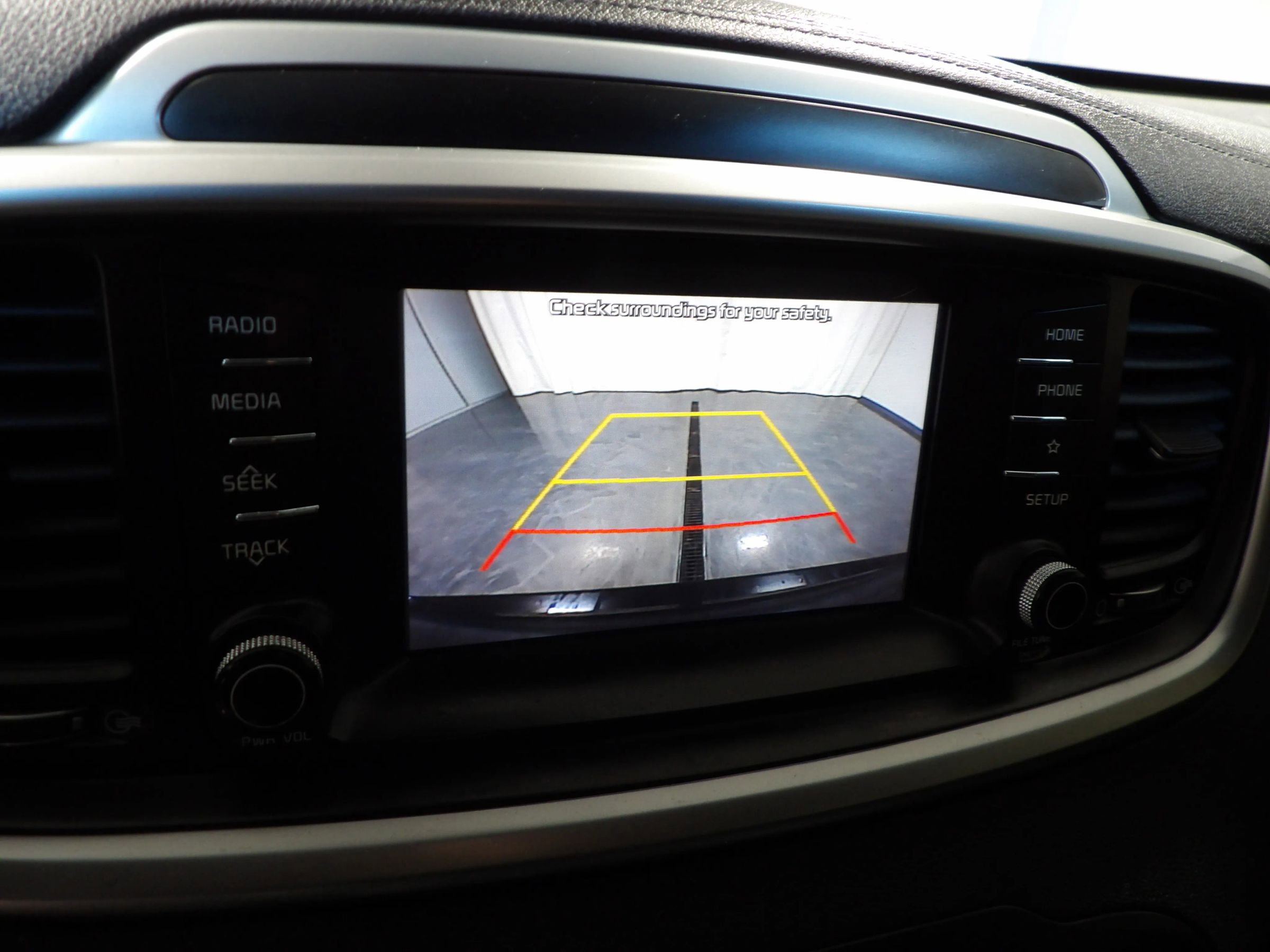 Used 2019 Kia Sorento LX image 16