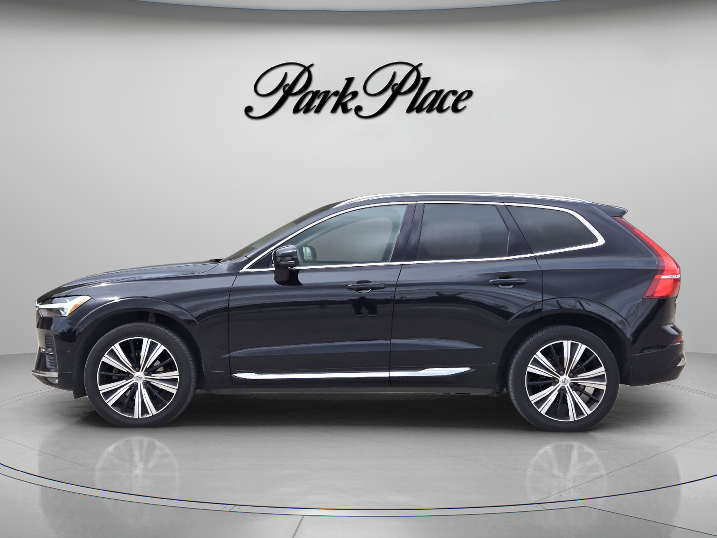 Used 2023 Volvo XC60 B5 Plus w/ Protection Package Premier AWD/4WD image 3
