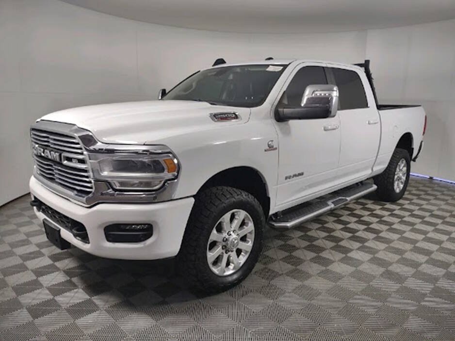 Used 2023 RAM 2500 Laramie AWD/4WD image 3