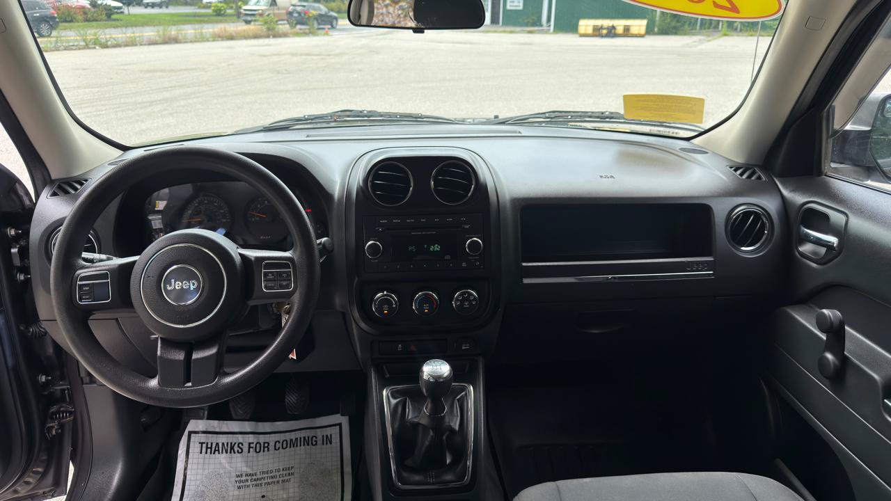 Used 2015 Jeep Patriot Sport AWD/4WD image 15