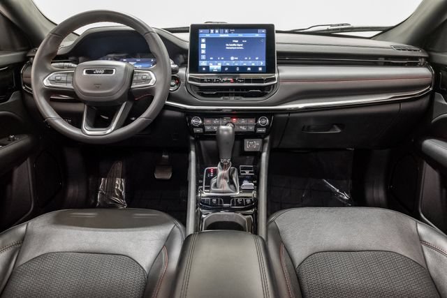 Used 2023 Jeep Compass Trailhawk AWD/4WD image 24
