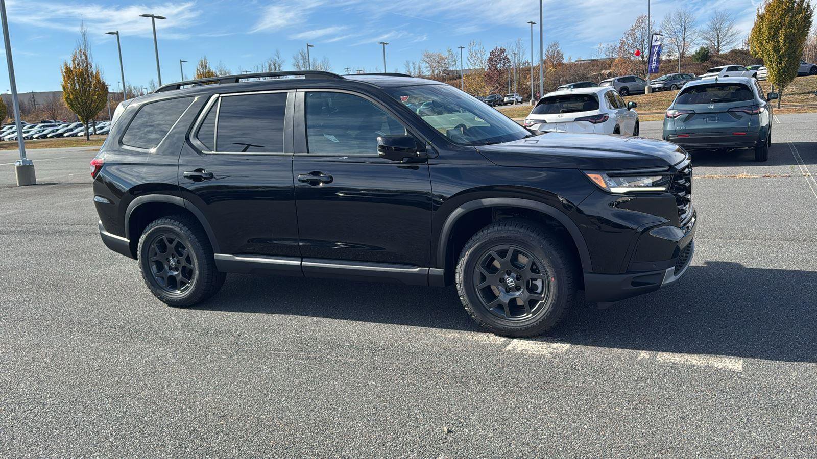 New 2025 Honda Pilot TrailSport image 2