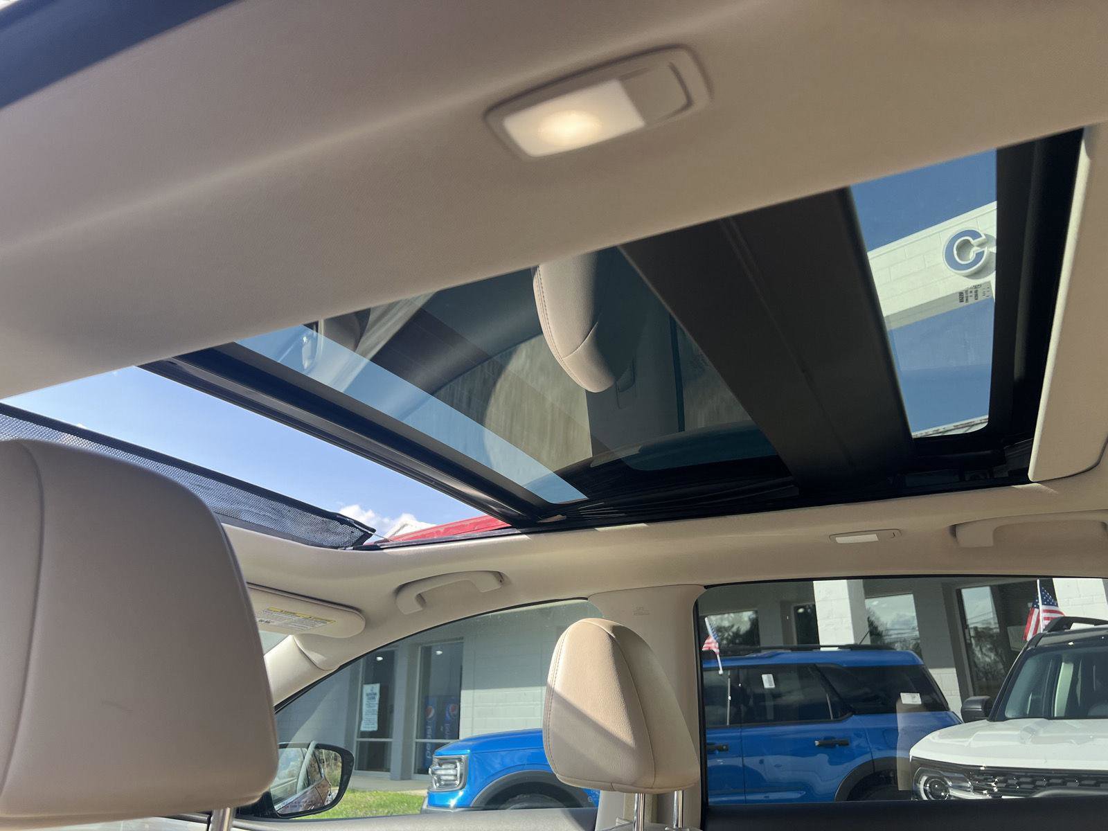 Used 2015 Nissan Murano Platinum w/ Platinum Technology Package AWD/4WD image 13