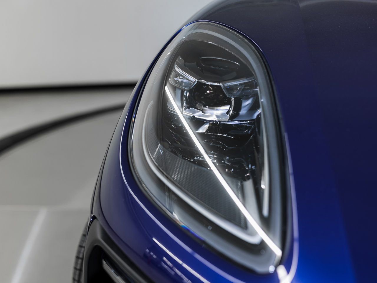 New 2026 Porsche Macan GTS AWD/4WD image 13