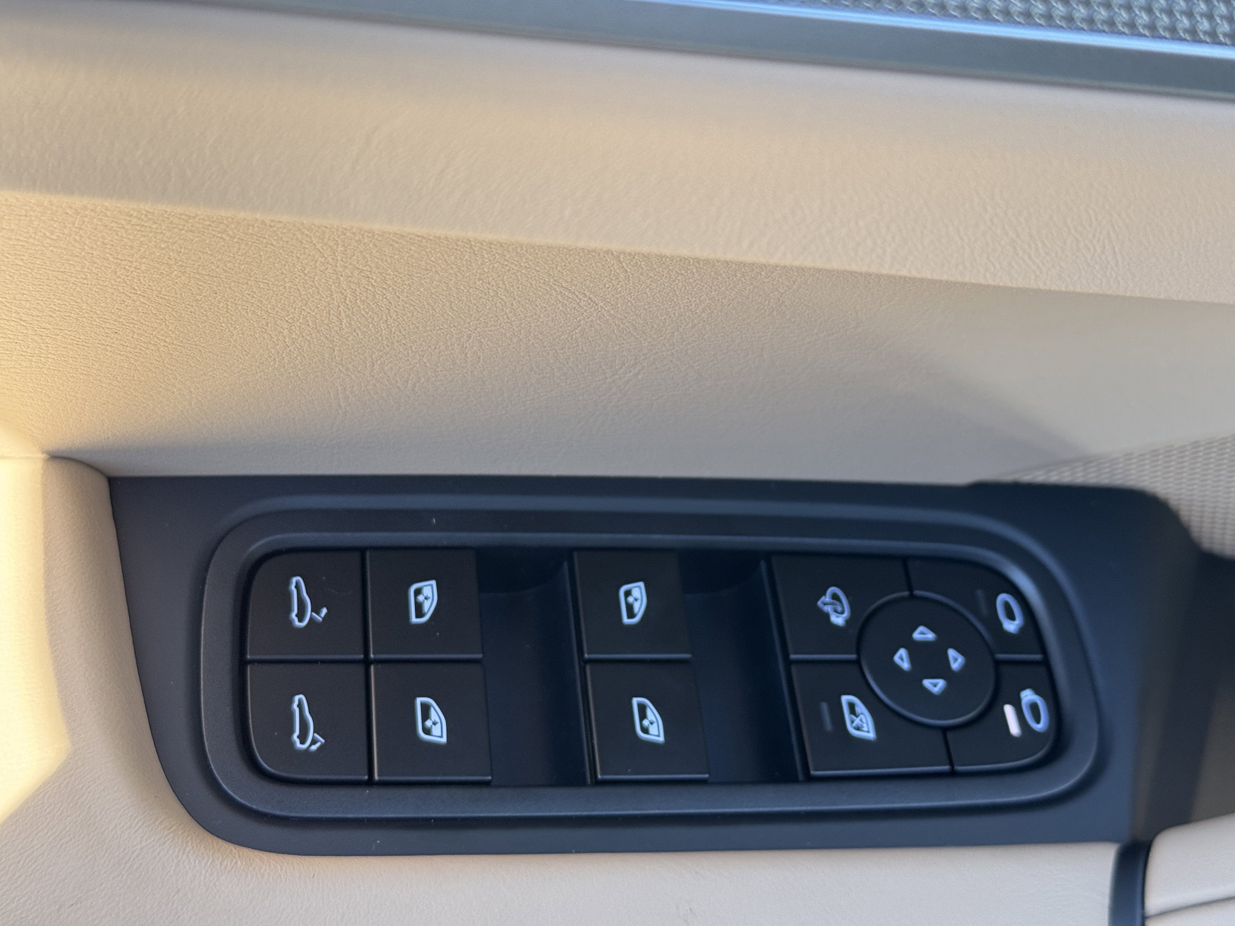 New 2026 Porsche Cayenne image 22