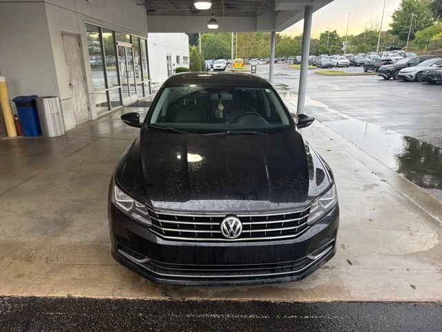 Used 2018 Volkswagen Passat 2.0T SE FWD image 3