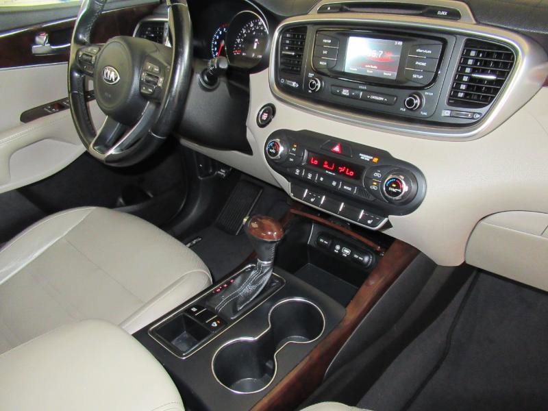 Used 2016 Kia Sorento EX w/ EX Premium Package image 24