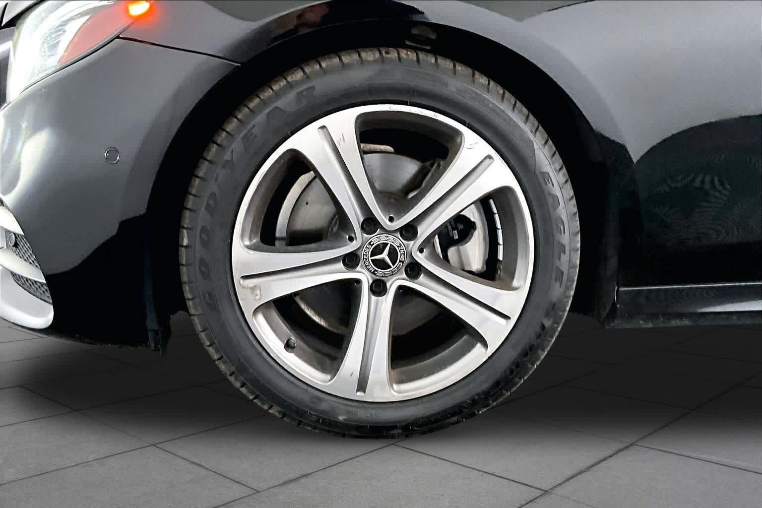 Certified 2018 Mercedes-Benz E 300 4MATIC image 11