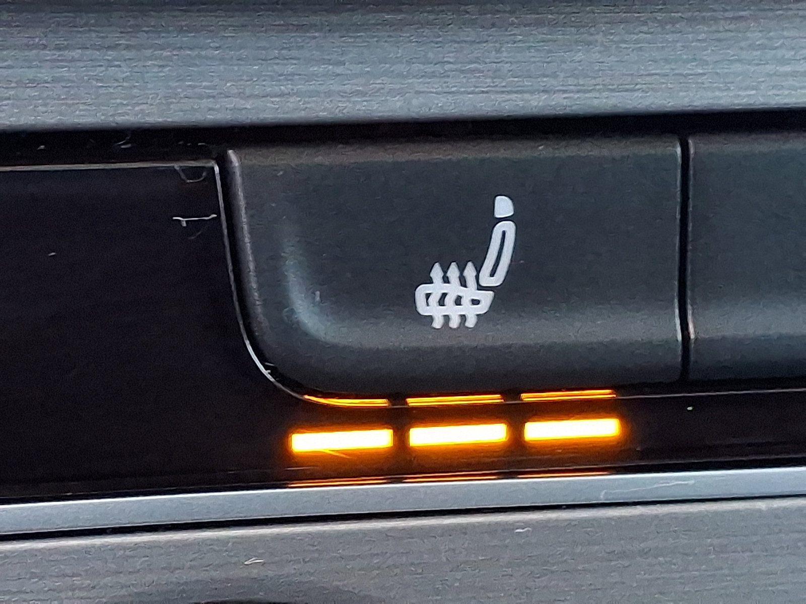 Used 2016 Volkswagen Golf SE image 25