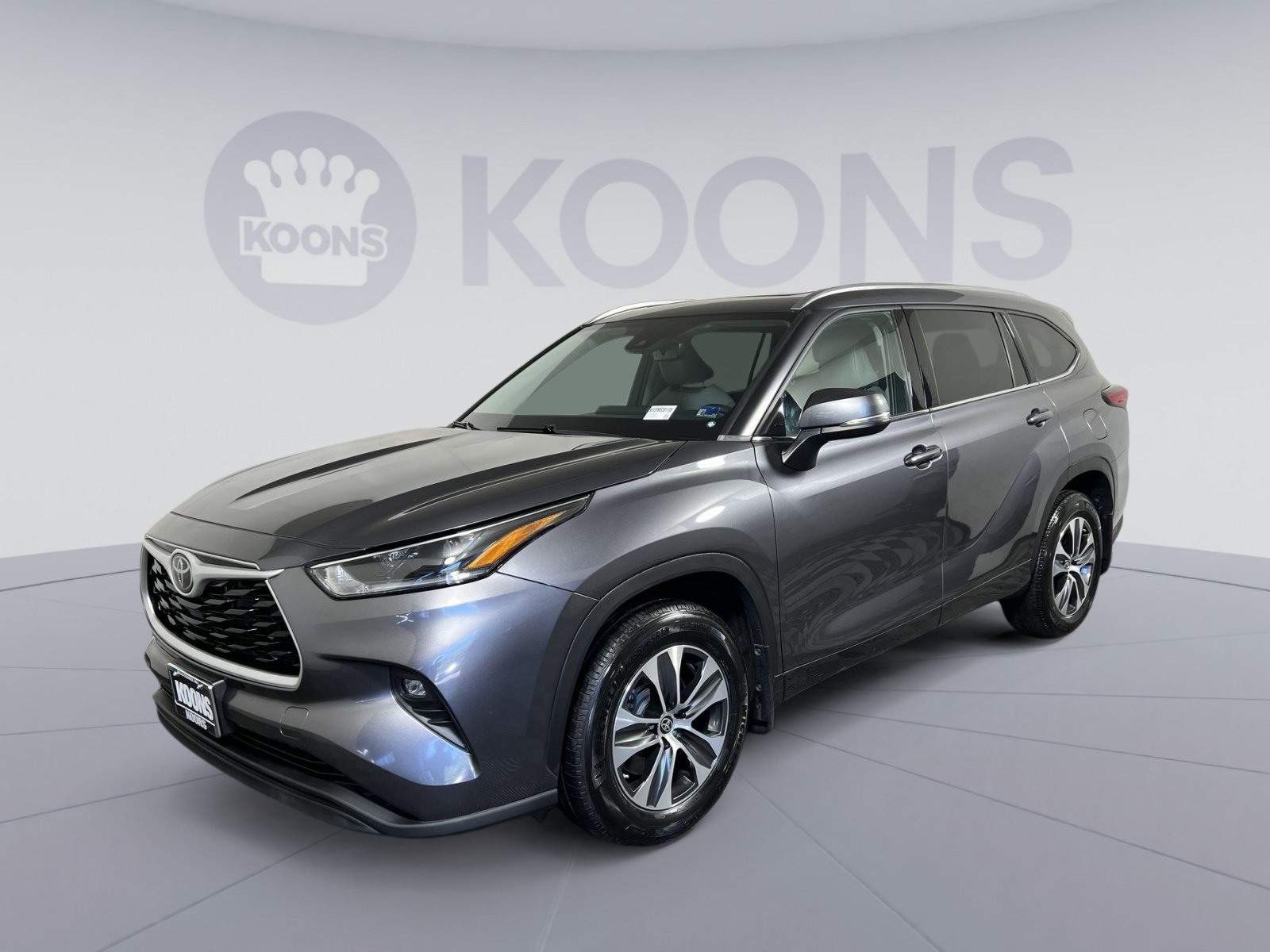 Used 2021 Toyota Highlander XLE