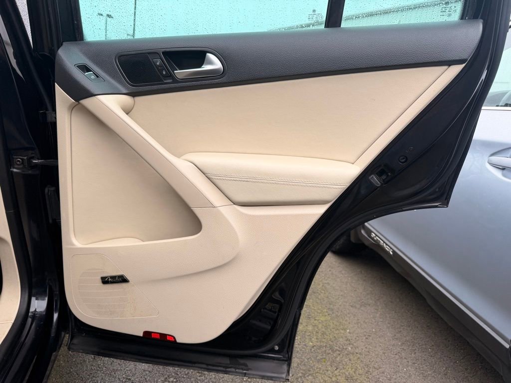 Used 2014 Volkswagen Tiguan SEL AWD/4WD image 21