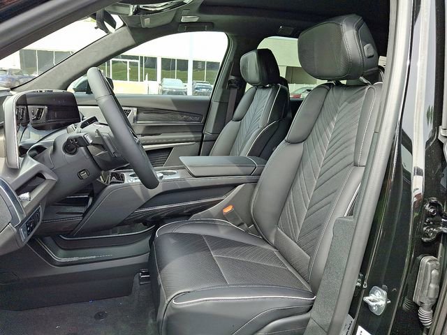 New 2026 Cadillac Vistiq Luxury w/ LPO, Floor Liner Package AWD/4WD image 8
