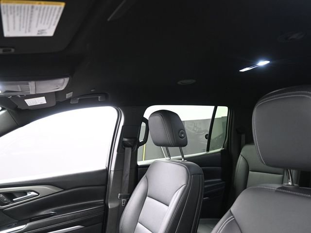 Used 2025 Chevrolet Traverse LT image 11