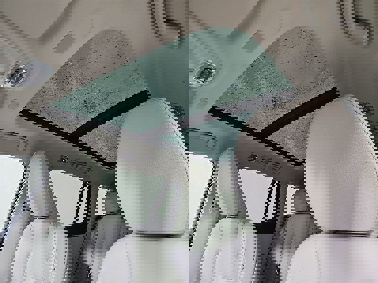 Used 2021 Volvo V60 T5 Cross Country image 19