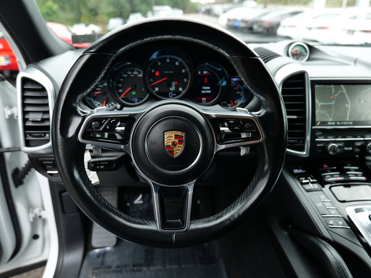 Used 2016 Porsche Cayenne image 19