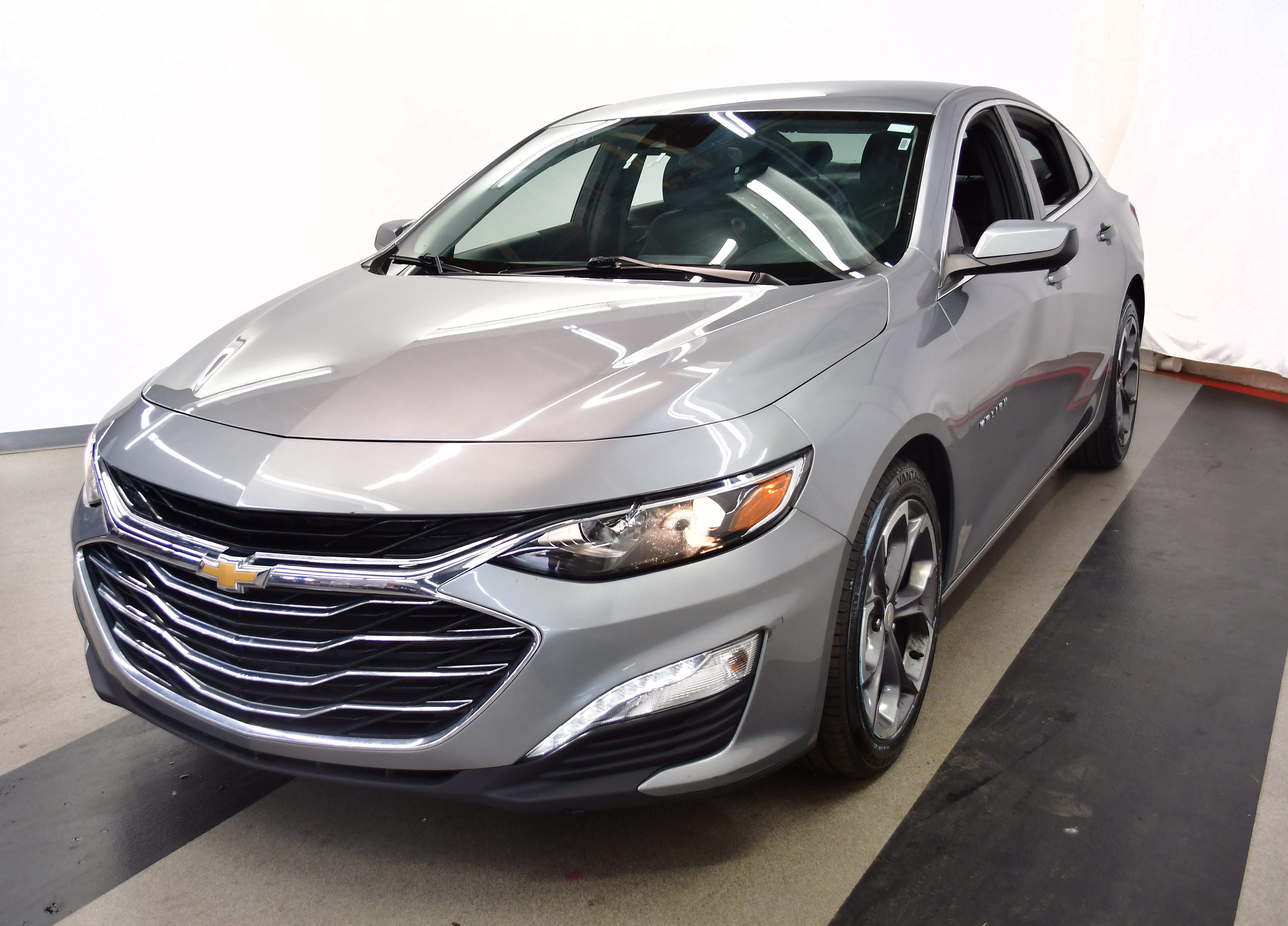 Used 2024 Chevrolet Malibu LT FWD image 4