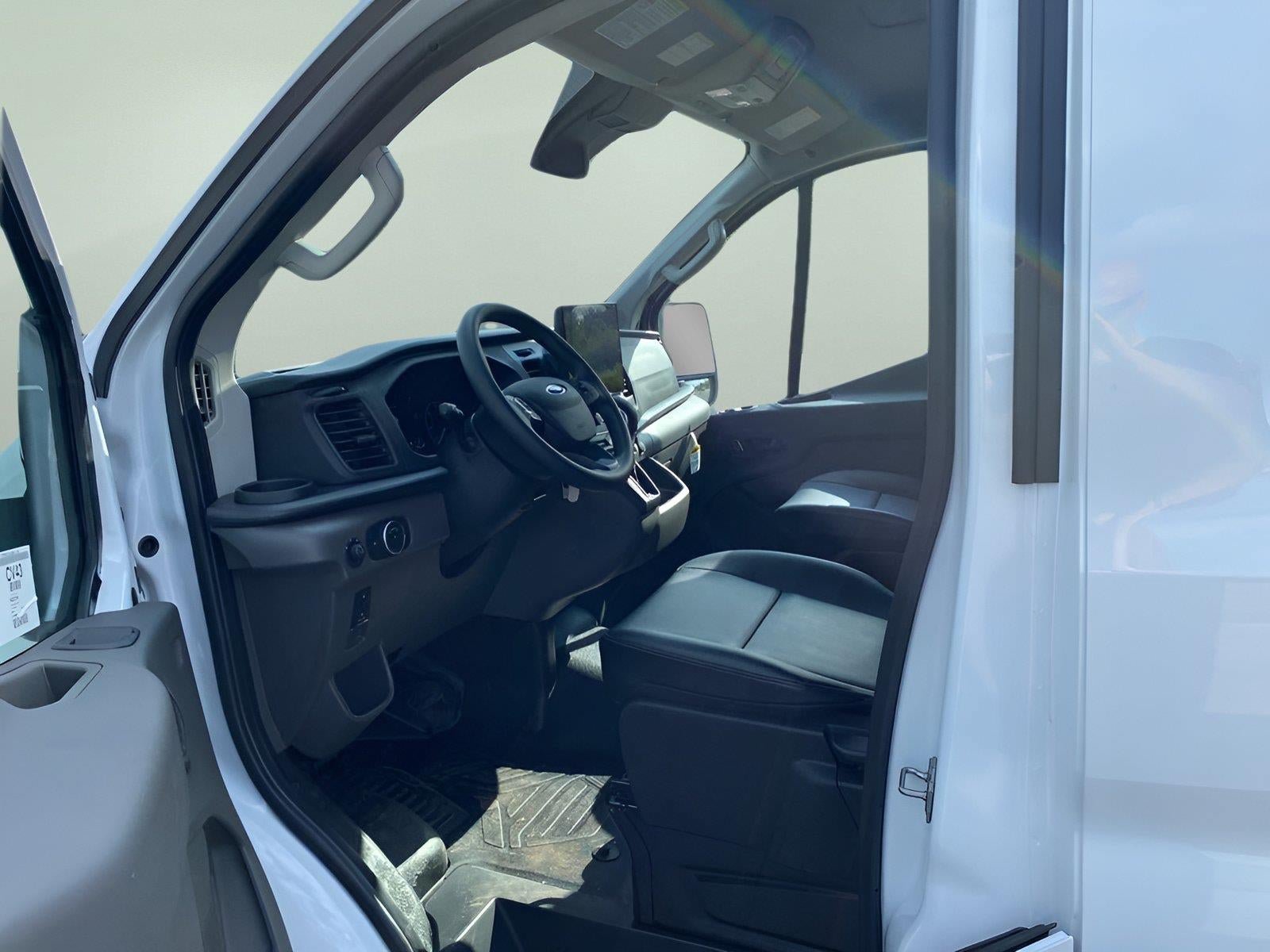 New 2025 Ford Transit 150 Low Roof RWD image 15