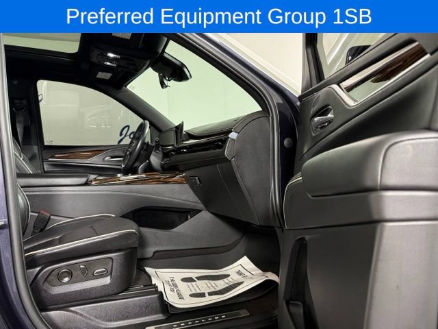 Used 2023 Cadillac Escalade Premium Luxury w/ Performance Package AWD/4WD image 17