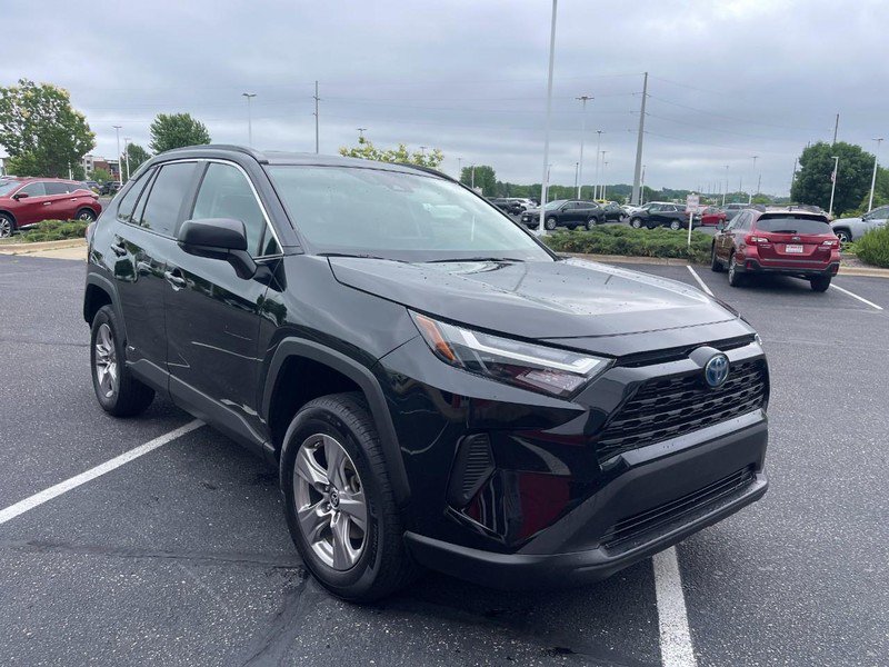 Used 2024 Toyota RAV4 LE AWD/4WD image 2