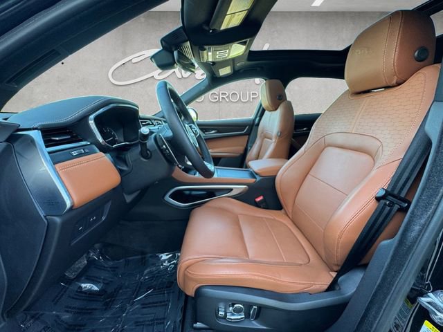 Used 2023 Jaguar F-PACE R-Dynamic S image 19